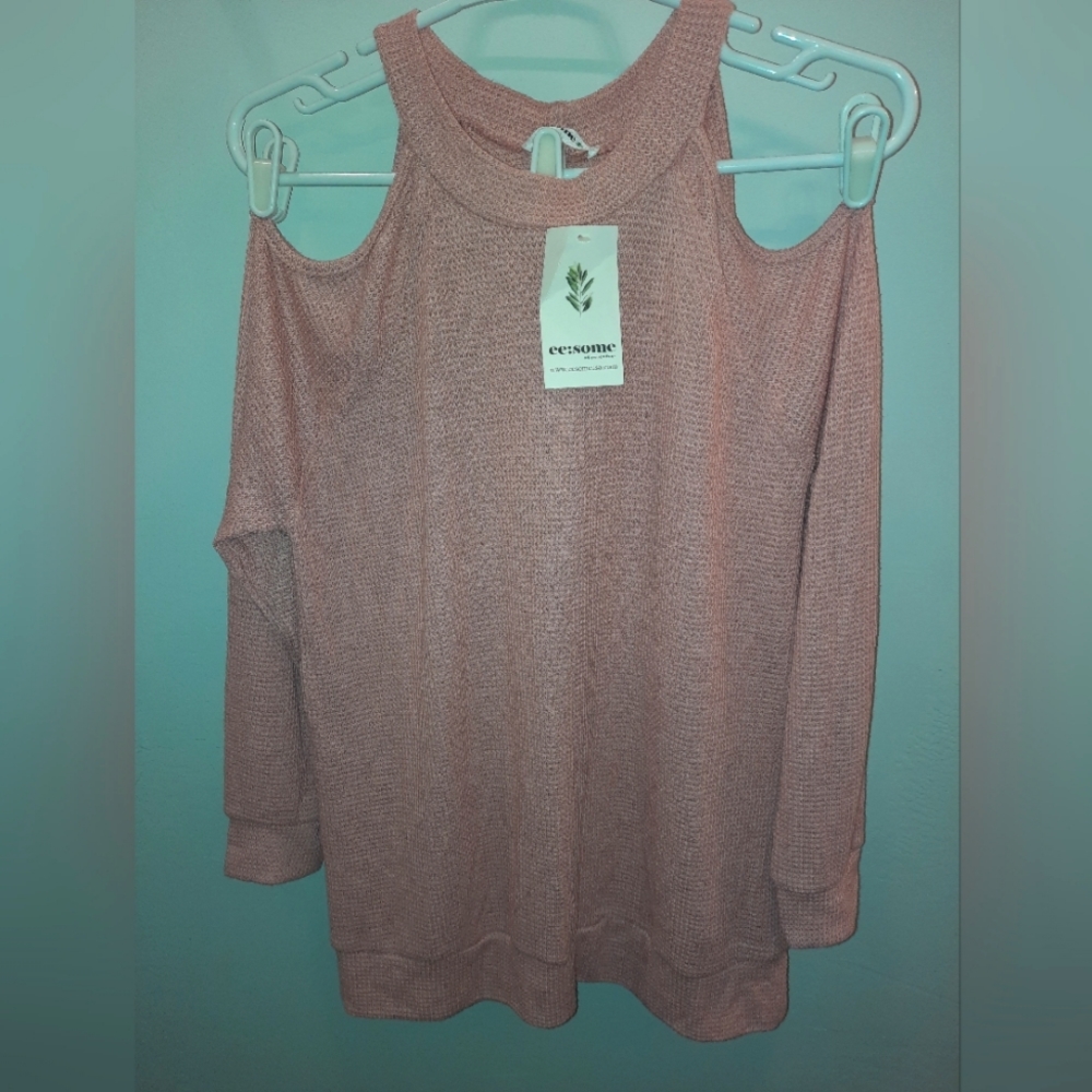 NWT medium powder pink lightweight cold shoulder sweater